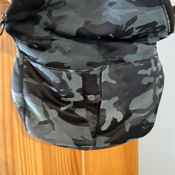 Lululemon Crossbody Bag - Picture 5 of 6